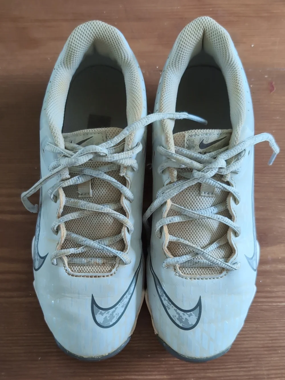 Nike Softball Cleats 4Y